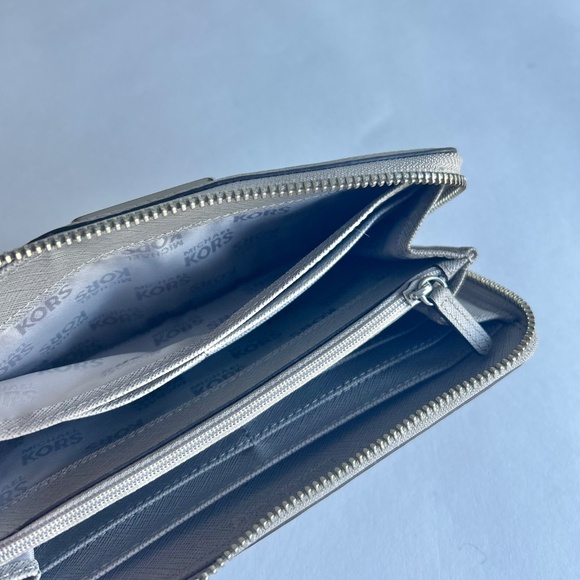 Michael Kors Grey Pebble Genuine Leather Zip Around Wallet - Picture 8 of 15